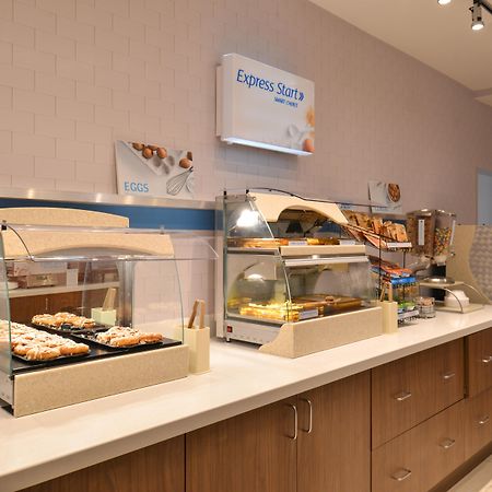 Holiday Inn Express & Suites Omaha Airport By Ihg Carter Lake Exteriér fotografie