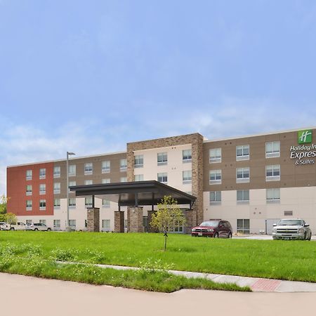 Holiday Inn Express & Suites Omaha Airport By Ihg Carter Lake Exteriér fotografie
