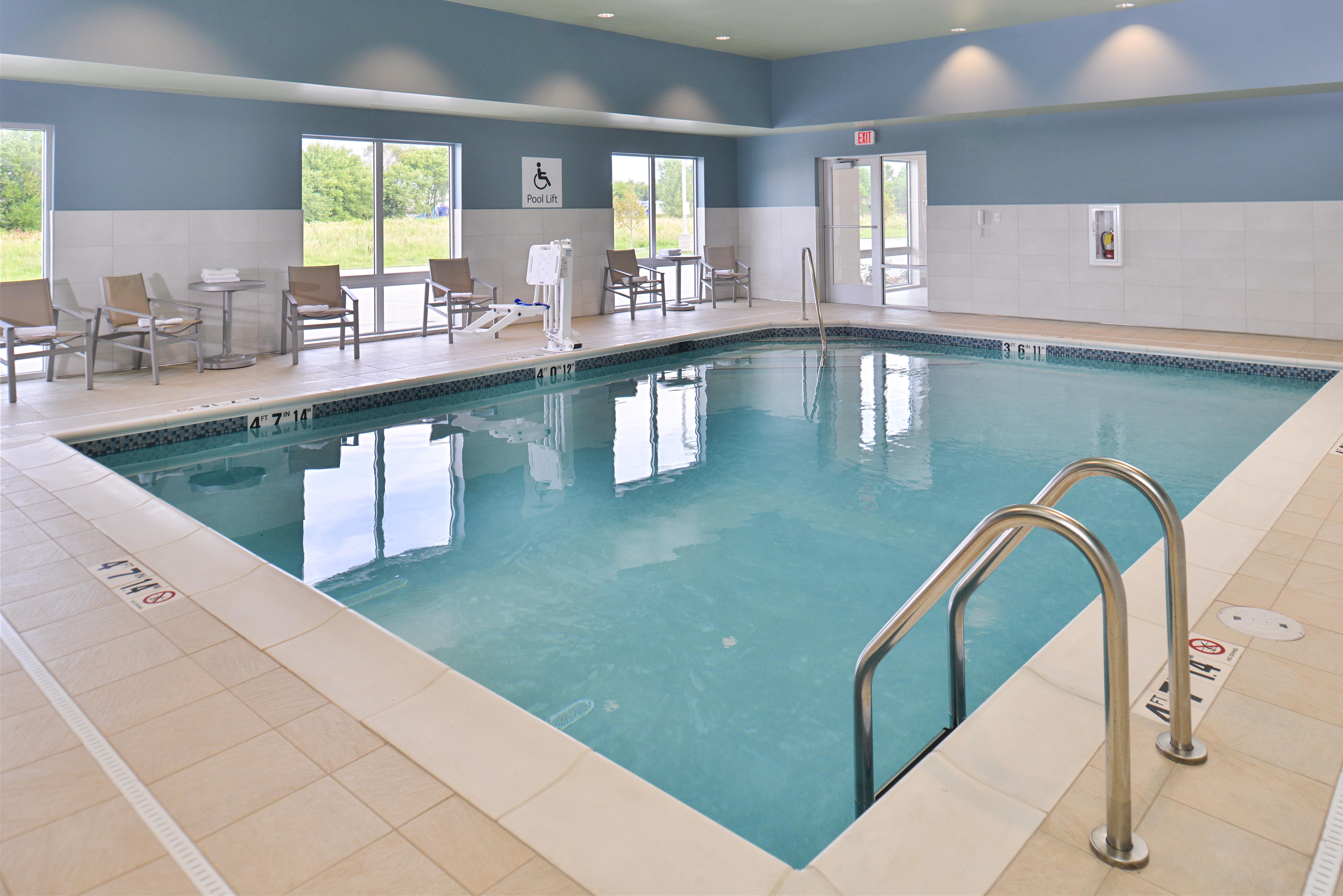 Holiday Inn Express & Suites Omaha Airport By Ihg Carter Lake Exteriér fotografie