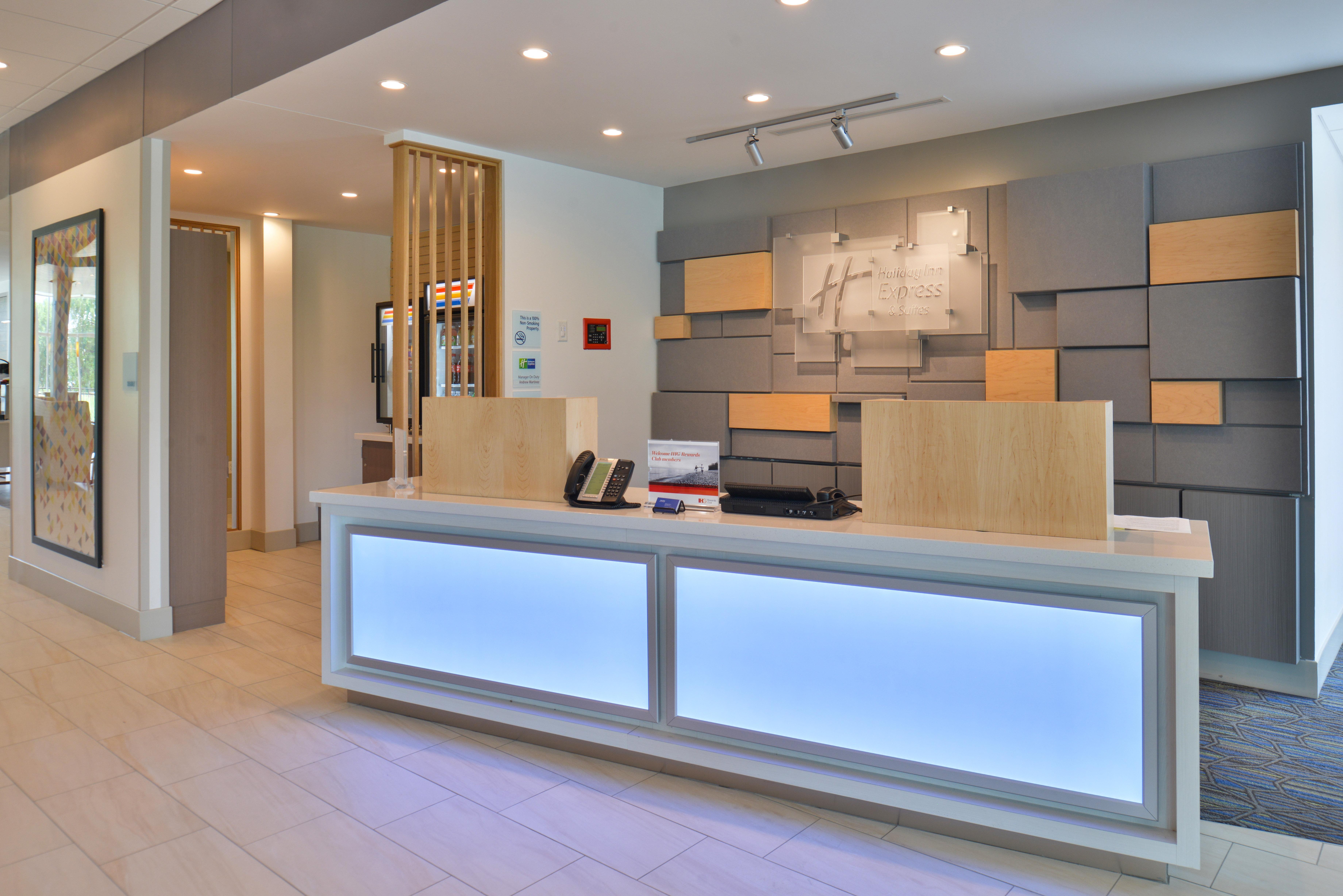Holiday Inn Express & Suites Omaha Airport By Ihg Carter Lake Exteriér fotografie