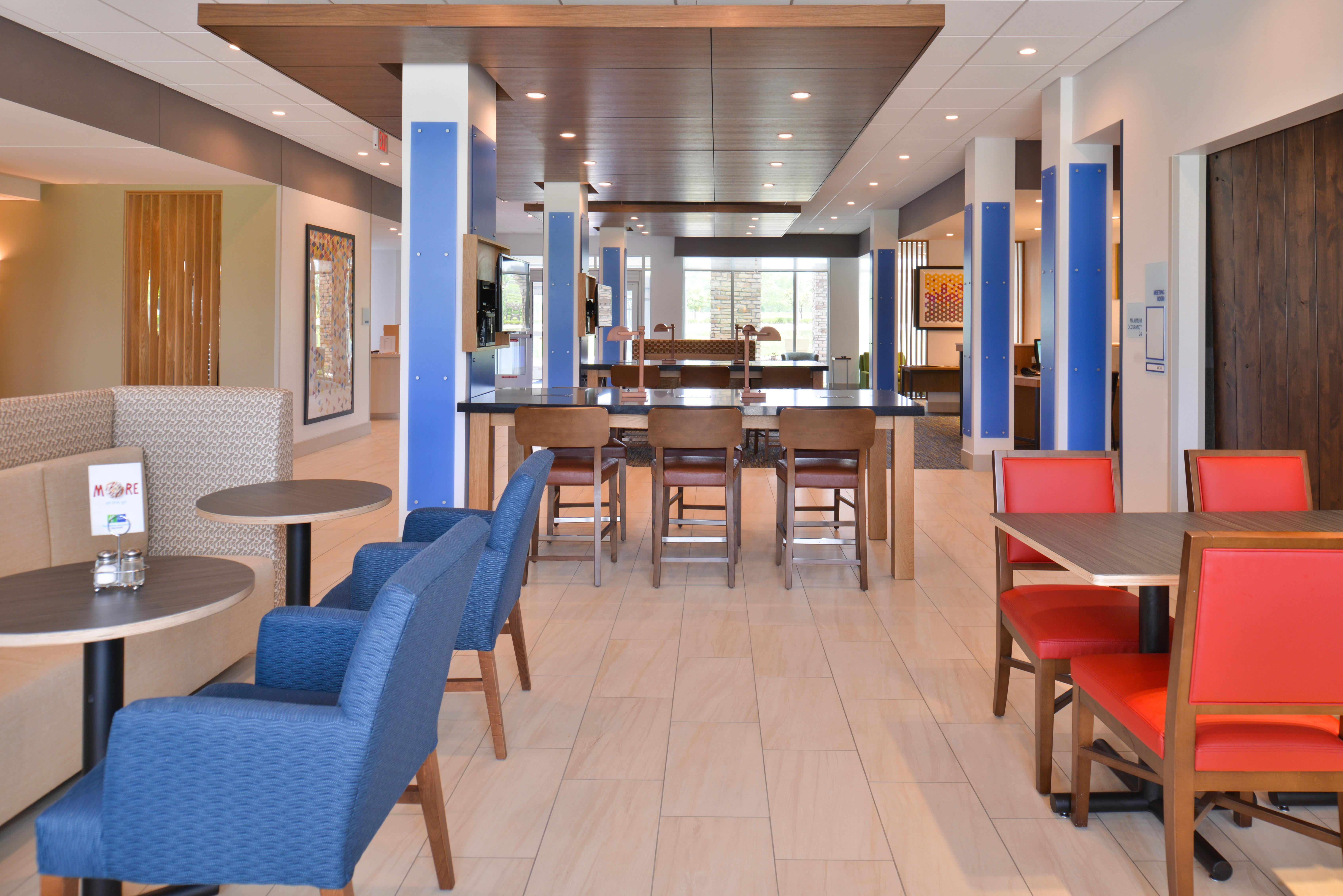 Holiday Inn Express & Suites Omaha Airport By Ihg Carter Lake Exteriér fotografie