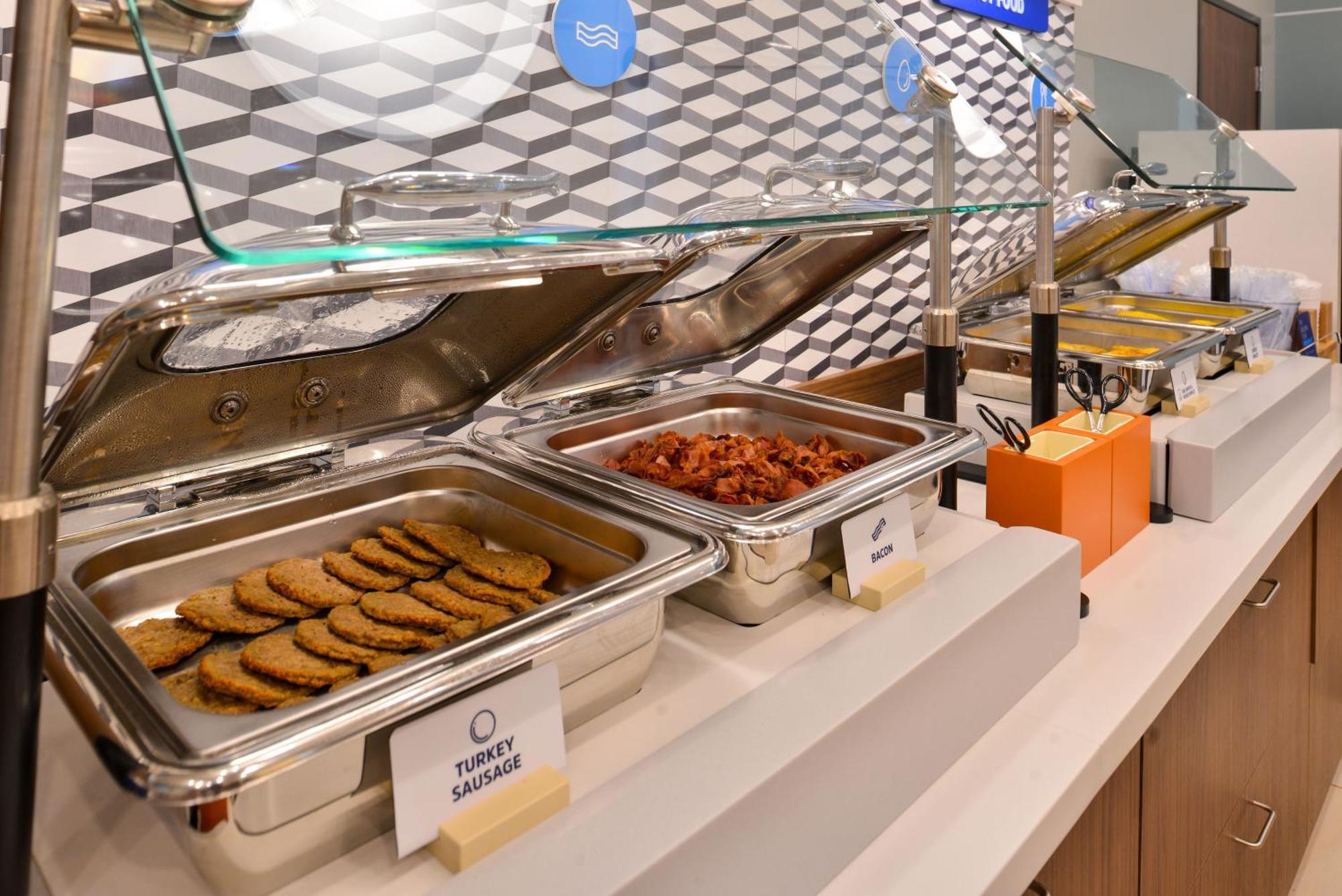 Holiday Inn Express & Suites Omaha Airport By Ihg Carter Lake Exteriér fotografie