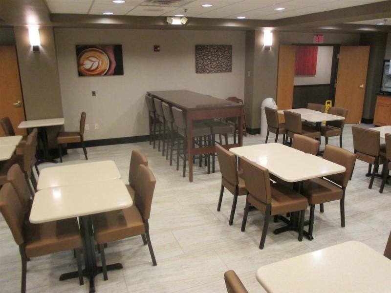 Holiday Inn Express & Suites Omaha Airport By Ihg Carter Lake Exteriér fotografie