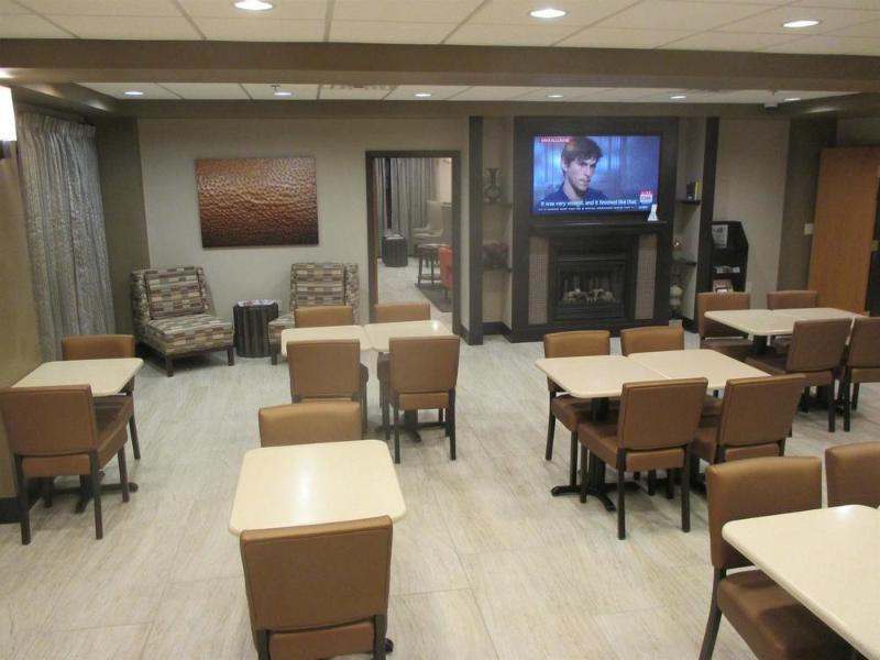 Holiday Inn Express & Suites Omaha Airport By Ihg Carter Lake Exteriér fotografie