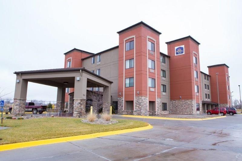 Holiday Inn Express & Suites Omaha Airport By Ihg Carter Lake Exteriér fotografie